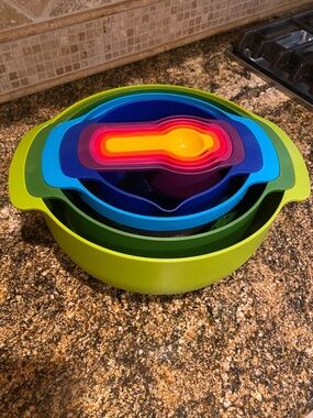 Multi-Color Nesting Kitchen Bowl and Measuring Spoon Set